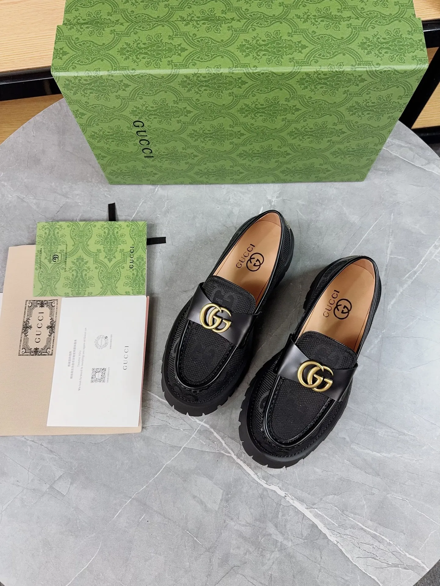 👟👟Ex-factory price 520👟👟Gucci2023 new model, double GG groove thick-soled Loaf platform shoes. The original version is made 1:1. Super beautiful quality, classic model at the counter. ❶Upper: original open edge beaded cowhide ❷Inner lining: water-dyed cowhide ❸Feet: water-dyed cowhide ❹Outsole: ultra-light original sole ❺thick sole heightening: 3.5cn ❻Packing: original packaging ❼Number: 35-42 (41 41 customized, non-returnable) Men's model: 38-46 (45, 46 customized, non-returnable)